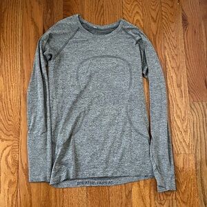 Swiftly Tech along Sleeve